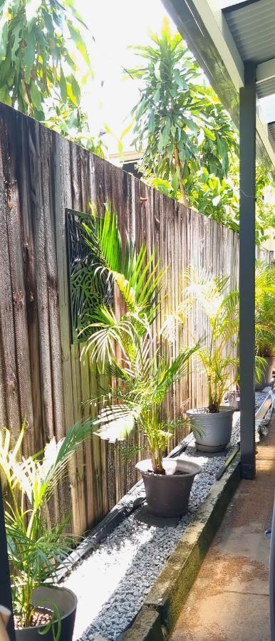 Jds Tropical Stays Cairns Bagian luar foto